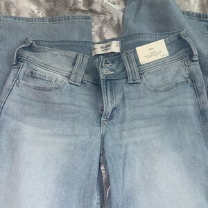 Hollister Low-Rise Boot Jeans in Light Denim
